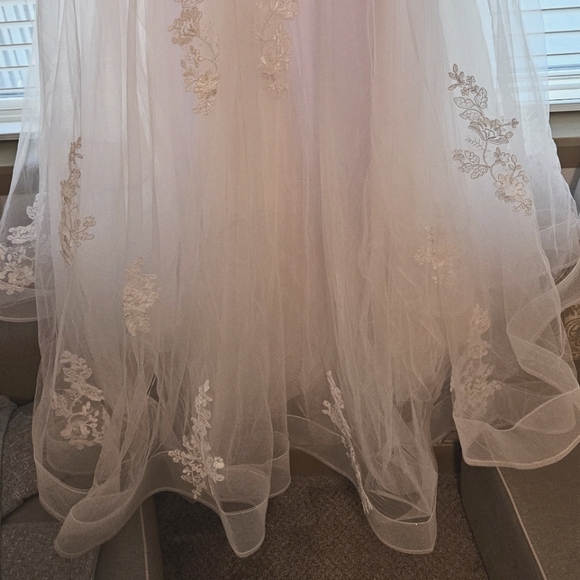 Wedding dress dealing price - Picture 7 of 7